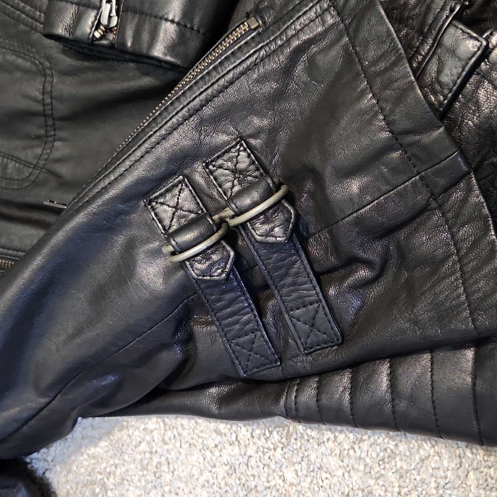 Harley Davidson Leather Riding Jacket - Picture 3 of 10